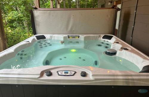 Nantahala Nook, cabin w/hot tub,game room, & wifi - Foto 6