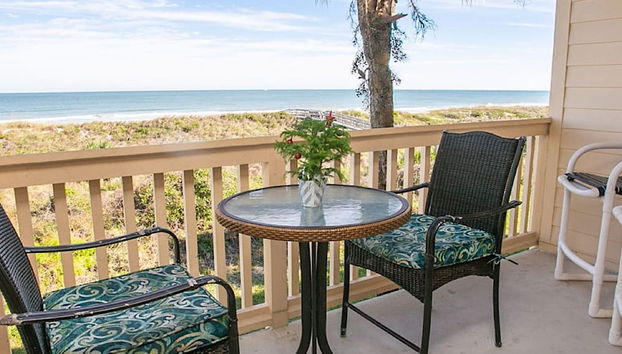 Sun-kissed FL Condo Ocean View Pool Free Tix - Foto 2, Habitación