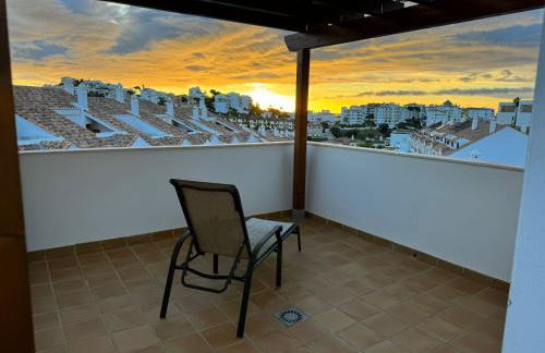 Casa Topacio, 3 bedrooms and 3 bathrooms in quiet street - Photo 2