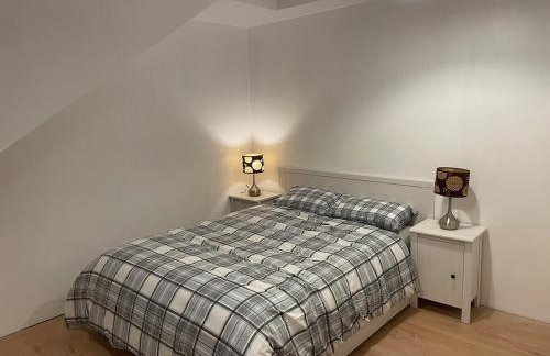 10 mins from Gatwick, jacuzzi, 8 persons - Foto 14