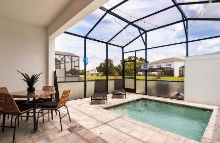 Contemporary 4BR Townhome with Pool & Themed Rooms - Foto 5