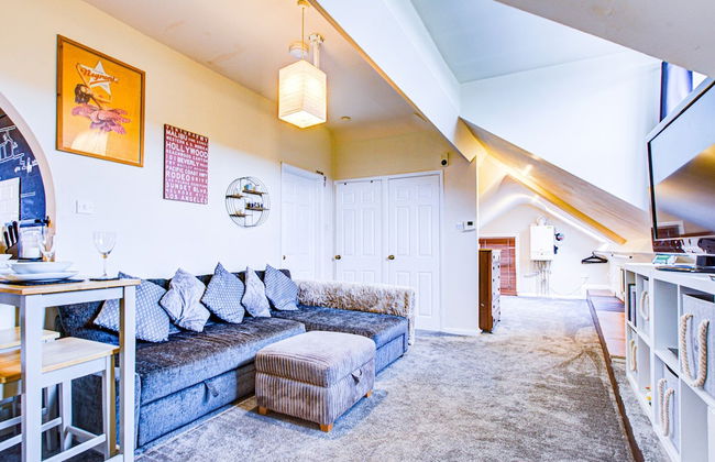 Entire Artistic Open-plan Top Floor Apartment - Foto 20