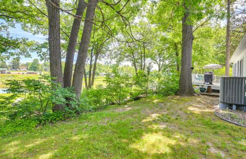 Waterfront Gladwin Home with Deck and Fire Pit! - Foto 33