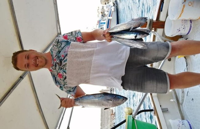 Capitán Manolis Pesca con barbacoa en el barco - Foto 20