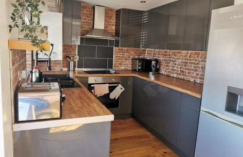 Stylish 2 bedroom apartment close to beaches - Foto 8