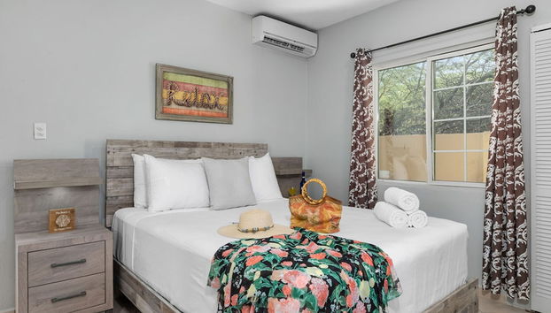 NEW 2BR 2BA Gated Community w Pool Palm Beach - Foto 3, Habitación