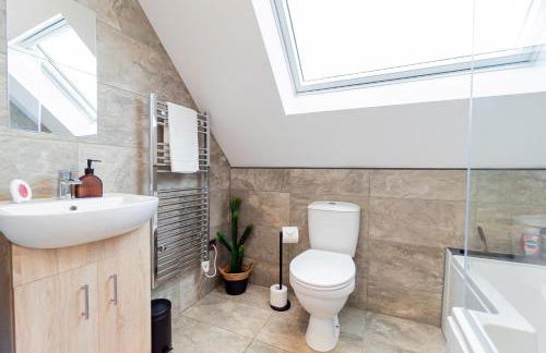 Contemporary 2-Bed Penthouse Central Stay! - Foto 20