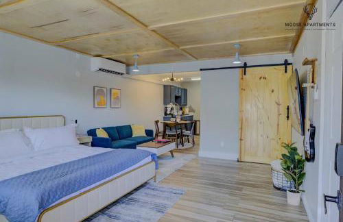 The Moose #5 - Modern Comfy Studio with King Bed, Free Parking & Fast WiFi - Foto 9