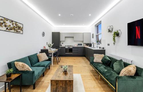 2 Bedroom Flat By Key Light Properties Short Lets & Serviced accommodation two minutes walk from Canada Water Station - Great for Contractors, Group and Family - Foto 6