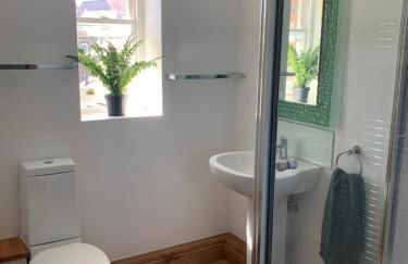 Stunning 1 bedroom self contained apartment - Foto 21