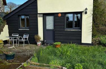 Little Linney - Sleeps 2 - Garden - Wifi - Parking - Photo 45