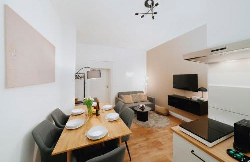 Homely Berlin - Familien & Gruppen, Eigener Eingang, Top Anbindung - Foto 6