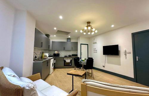 Stylish Ensuit Studios in the Heart of Vibrant Tooting 1 Min to Tube - Photo 13