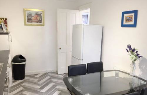 Beautiful 2 Bedroom Dunbar Serviced Apartment - Foto 8