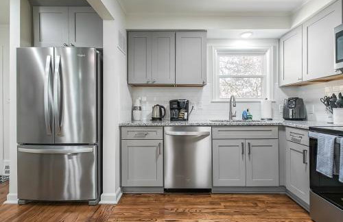4 Bedroom Plaza Charmer Pet Friendly - Photo 14