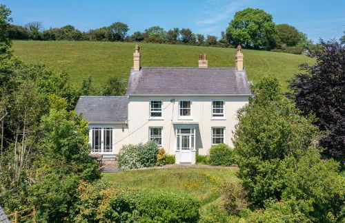 Pendre Farmhouse Llwyndafydd - Photo 22