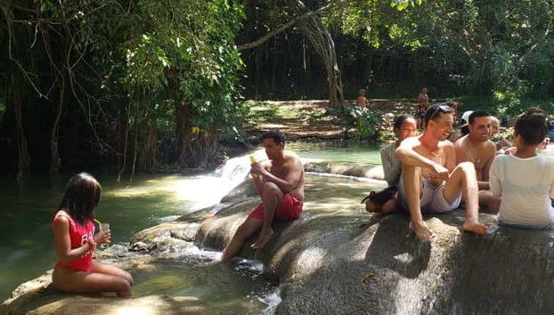 Baignez-vous lors de l'excursion