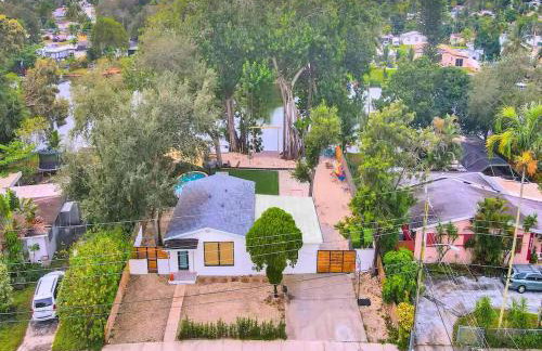 Lakefront Villa with Heated Pool Kayaks and Outdoor Fun - Foto 40