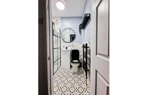 Lodginet Stays - County View - 1BR Flat 4 - Photo 12