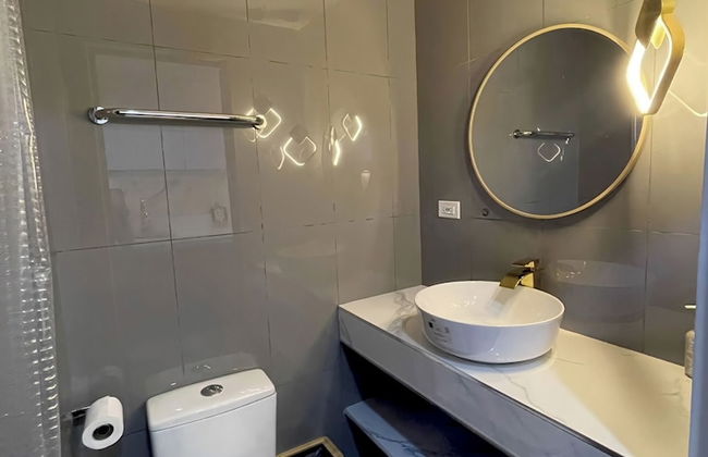 Luxurious White & Gold Haven in Makati - Foto 18