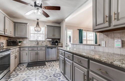 Rockwall Luxury Retreat-Pool/Spa/Patio/Gameroom - Foto 14