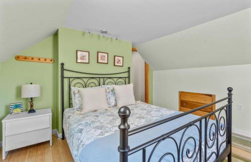 Lovely House 5 Min to Beach with Deck Grill and Garage - Foto 40