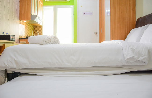 Stylish and Comfortable Studio Green Pramuka Apartment - Photo 8