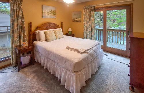 Boat Dock! Lakefront Group Getaway in Eldon - Photo 13