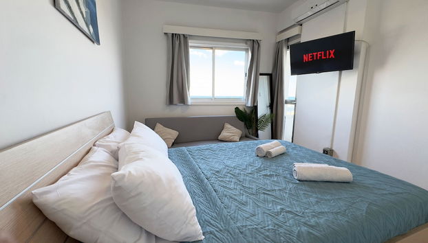 Kolonaki Seaview 1bdr Finikoudes - Foto 2, Habitación