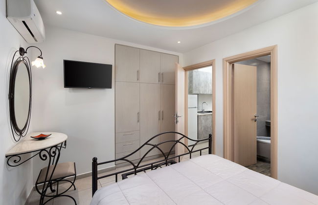 Pithos Apartments - Photo 18