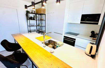 Malaga Tower - Photo 13