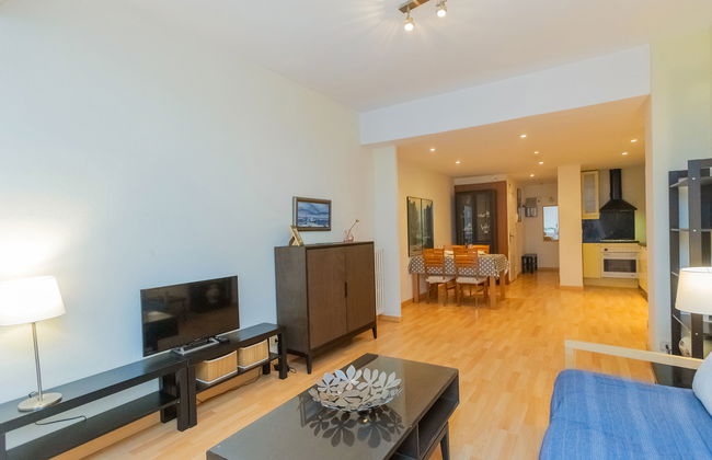 3 bedroom Apartment in Barcelona - Photo 1