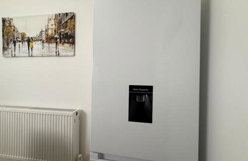 Spacious 3 Bed House Perfect for Contractors & Families with free Wi-fi and Parking - Foto 18