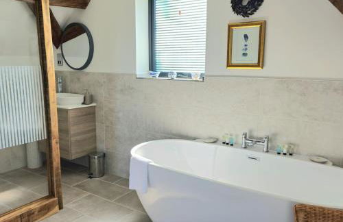 Beautiful Views Historic 16th Cent Barn Conversion - Pass the Keys - Foto 31