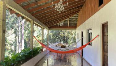 Memora Guesthouse Bateias - Casa Inteira e quartos em chácara - Foto 4