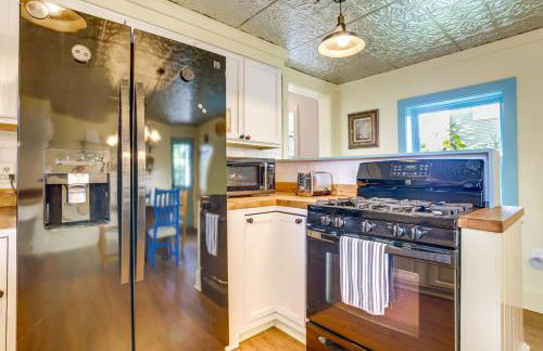 Charming Victorian Farmhouse on Historic Main St - Foto 6