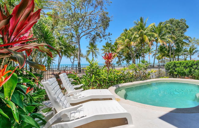 Reeflections Beachfront Holiday House - Photo 14