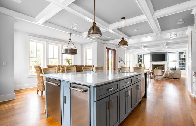 1blck to Beach, Pool, Firepit, Outdoor Kitchen, Game Room Pelican by Avantstay - Foto 10