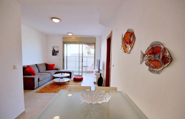 2BDR Amazing Location with Parking - Foto 1