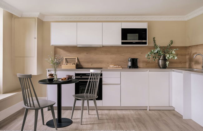 Royal Garden Apartments New Town - Photo 20