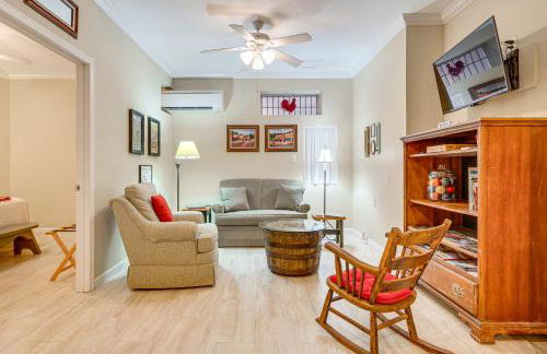 Walk to Main Street Saluda Escape with Garden Patio - Foto 8