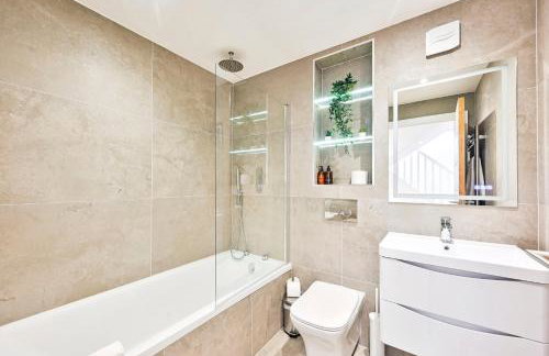 Stylish 3 Bedroom Apartment - Foto 10