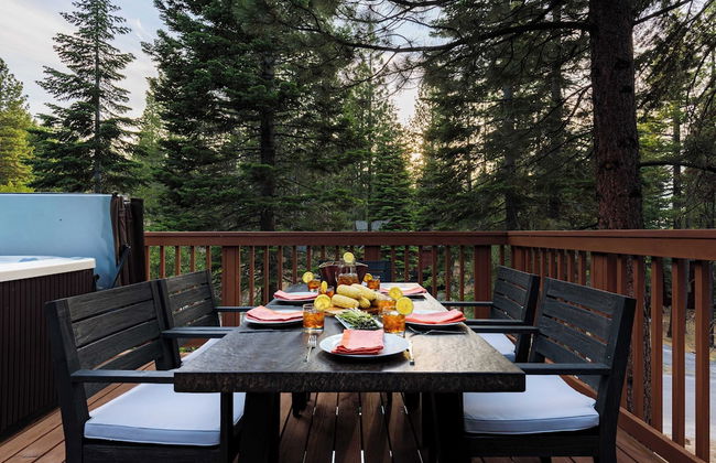 Wolfe by Avantstay 5mins Northstar! w/ Hot Tub, Fireplace, 2 Private Decks! - Foto 23