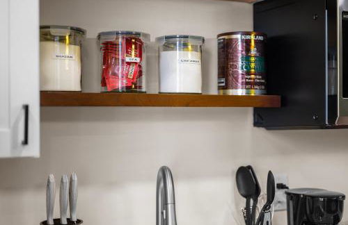 Charming Studio with Sun Room Sleeps 4 - Foto 16