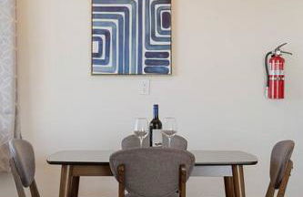 Mountain View 2BR Retreat with Private Deck - Foto 18