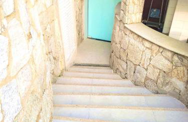 Búzios Praia da Ferradura Linda casa dentro de Condomínio com toda infraestrutura - água e luz inclusos na tarifa - Foto 6