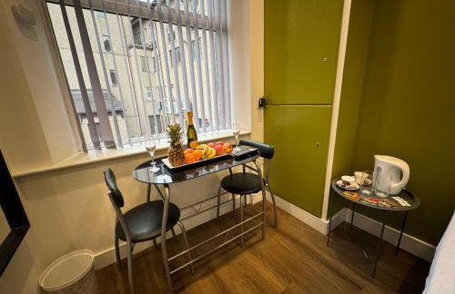 Luxury 6-Bed House - 6 En Suite- Jaquzzi Baths - Private Parking - Suitable for contractors - Foto 63