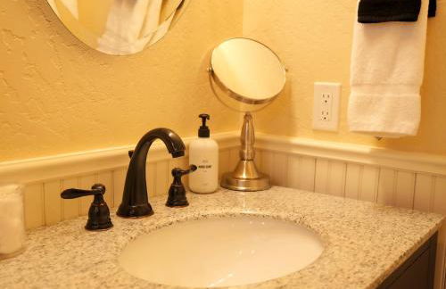 RedTail Inn - 3 Suites Sleeps up to 12 - Foto 63