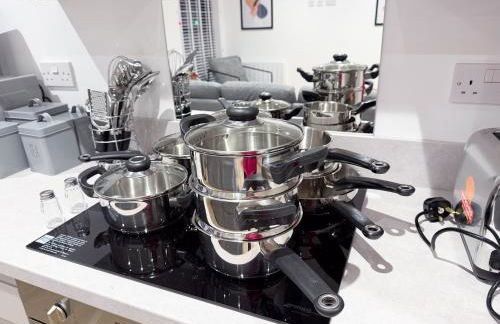 Spacious Modern 1 Bed Apartments in St Neots - Perfect for Contractors & Professionals - Free Parking - WiFi - Fully Equipped Kitchen - Smart TV Ideal for Work Stays and Long Projects - Foto 56