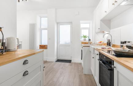 Elegant Garden Apartment, Private Parking & EV Charger, Walk to Town - Foto 43